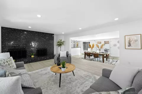 Living - 9130 Edgewood Dr, La Mesa, CA 91941 photo 3 of 4