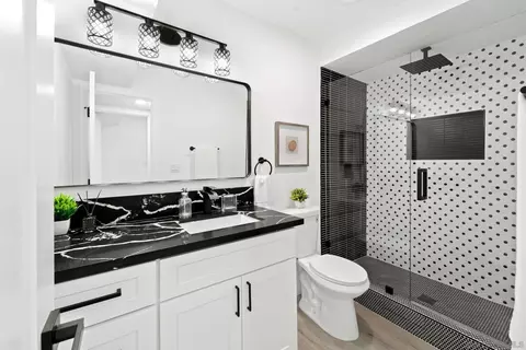 Bath - 9130 Edgewood Dr, La Mesa, CA 91941 photo 7 of 8