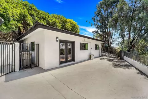 Exterior - 9130 Edgewood Dr, La Mesa, CA 91941 photo 9 of 12