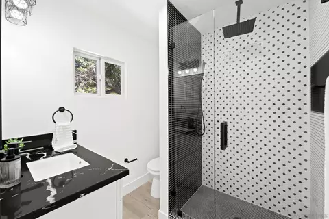 Bath - 9130 Edgewood Dr, La Mesa, CA 91941 photo 3 of 8