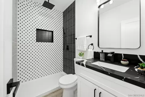 Bath - 9130 Edgewood Dr, La Mesa, CA 91941 photo 8 of 8