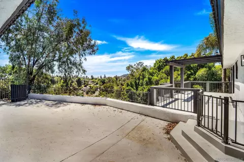 Exterior - 9130 Edgewood Dr, La Mesa, CA 91941 photo 10 of 12