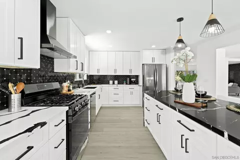 Kitchen - 9130 Edgewood Dr, La Mesa, CA 91941 photo 2 of 13