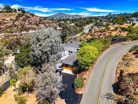 View/Area - 9130 Edgewood Dr, La Mesa, CA 91941 photo 3 of 7