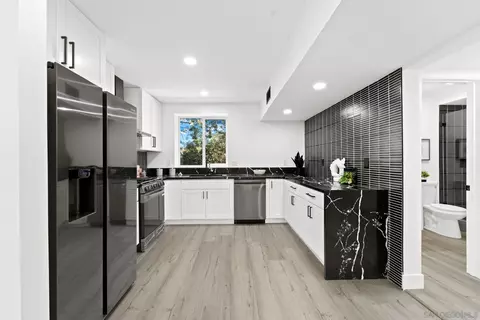 Kitchen - 9130 Edgewood Dr, La Mesa, CA 91941 photo 7 of 13