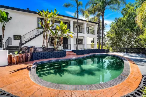 Exterior - 9130 Edgewood Dr, La Mesa, CA 91941 photo 7 of 12