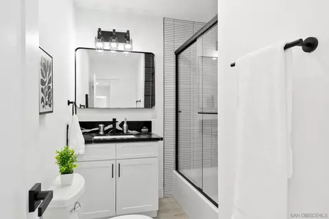 Bath - 9130 Edgewood Dr, La Mesa, CA 91941 photo 1 of 8