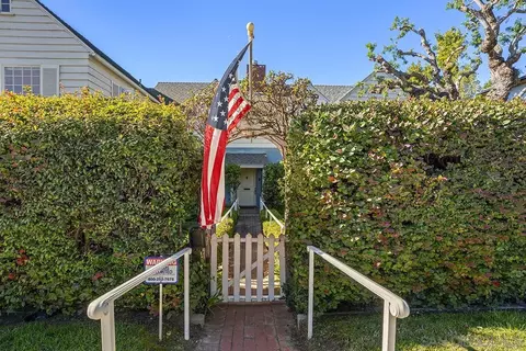 5902 Beaumont Ave, La Jolla, CA 92037 photo 3