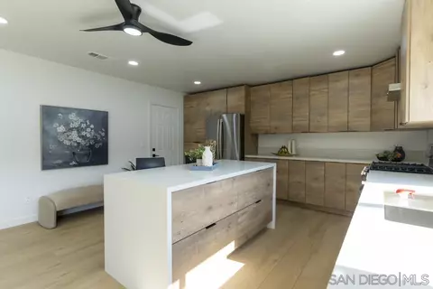 Kitchen - 1059 Greenfield Dr, El Cajon, CA 92021 photo 6 of 9