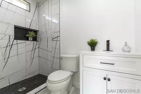 Bath - 1059 Greenfield Dr, El Cajon, CA 92021 photo 4 of 7