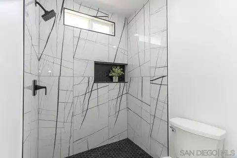 Bath - 1059 Greenfield Dr, El Cajon, CA 92021 photo 5 of 7