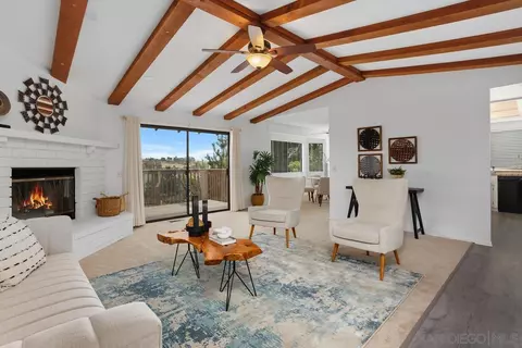 743 Carnation Ln, Fallbrook, CA 92028