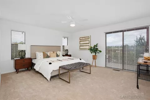 743 Carnation Ln, Fallbrook, CA 92028 photo 2