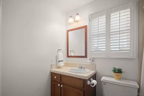 Bath - 953 Olive Ave, Coronado, CA 92118 photo 4 of 5