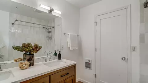 Bath - 7415 High Ave, La Jolla, CA 92037 photo 2 of 4