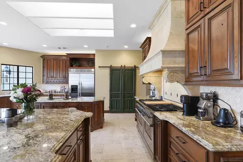 Kitchen - 12963 Glen Circle Rd, Poway, CA 92064 photo 3 of 6