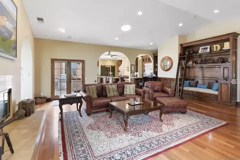 Living - 12963 Glen Circle Rd, Poway, CA 92064 photo 6 of 11