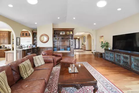 Living - 12963 Glen Circle Rd, Poway, CA 92064 photo 5 of 11
