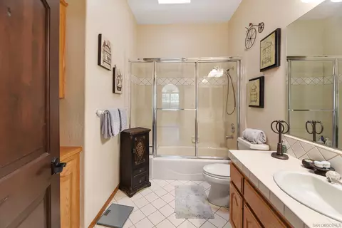 Bath - 12963 Glen Circle Rd, Poway, CA 92064 photo 6 of 10