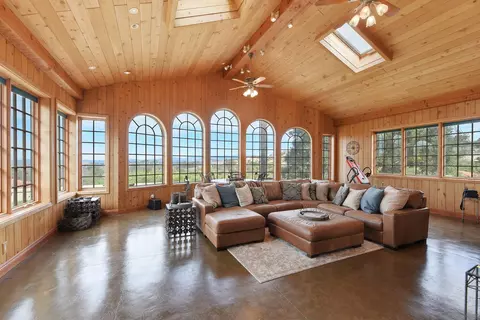 Living - 12963 Glen Circle Rd, Poway, CA 92064 photo 7 of 11