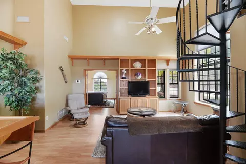 Living - 12963 Glen Circle Rd, Poway, CA 92064 photo 8 of 11