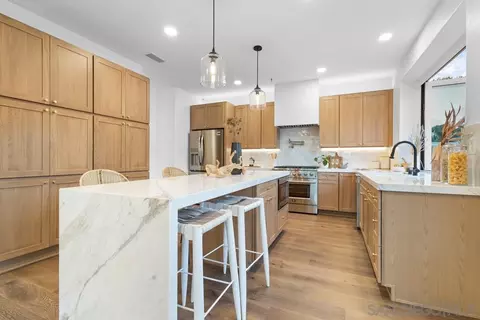 Kitchen - 3205 Brookside Ln, Encinitas, CA 92024 photo 3 of 6