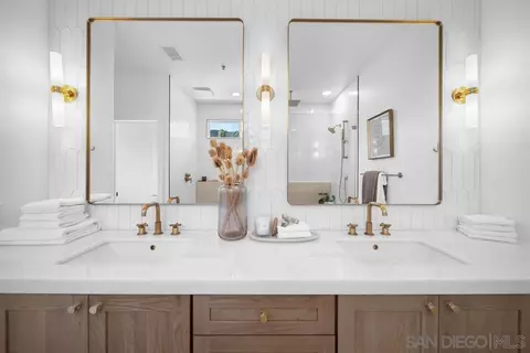 Bath - 3205 Brookside Ln, Encinitas, CA 92024 photo 5 of 8