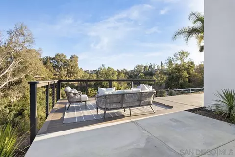 Exterior - 3205 Brookside Ln, Encinitas, CA 92024 photo 6 of 16