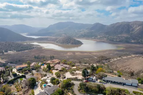 3381 Vista De La Cresta, Escondido, CA 92029