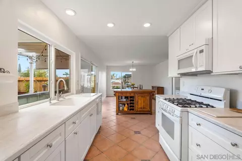 801 Ladysmith Dr, El Cajon, CA 92020 photo 10