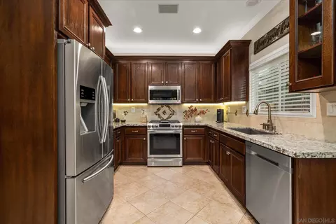 Kitchen - 2940 Sunhaven Ct, Alpine, CA 91901 photo 2 of 4