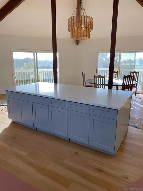 1112 Oceanic Dr, Encinitas, CA 92024
