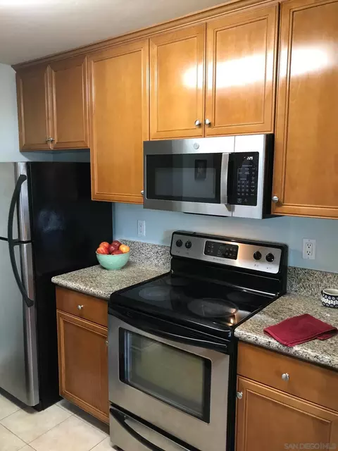 Kitchen - 1423 Graves Ave #111, El Cajon, CA 92021 photo 3 of 5