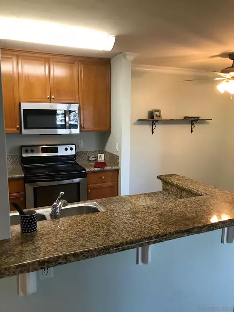 Kitchen - 1423 Graves Ave #111, El Cajon, CA 92021 photo 2 of 5