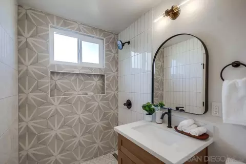 Bath - 8838 Greenridge Ave, Spring Valley, CA 91977 photo 2 of 3