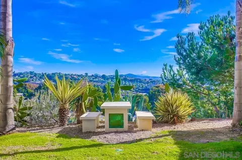 Exterior - 648 E Solana Cir, Solana Beach, CA 92075 photo 4 of 4
