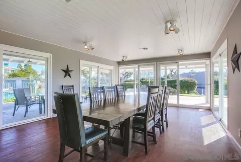 Dining - 648 E Solana Cir, Solana Beach, CA 92075 photo 2 of 3