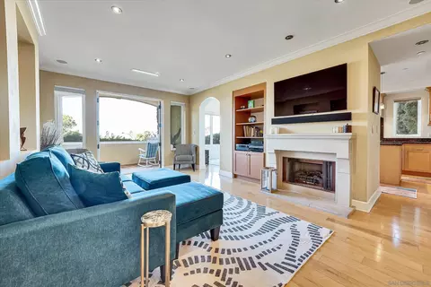 1010 Genter St #102, La Jolla, CA 92037 photo 4