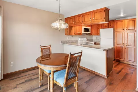 Dining - 5440 Baltimore Dr #173, La Mesa, CA 91942 photo 2 of 4