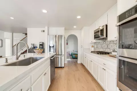 Kitchen - 135 Little Oaks Rd, Encinitas, CA 92024 photo 3 of 5