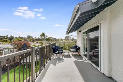 Exterior - 135 Little Oaks Rd, Encinitas, CA 92024 photo 6 of 8