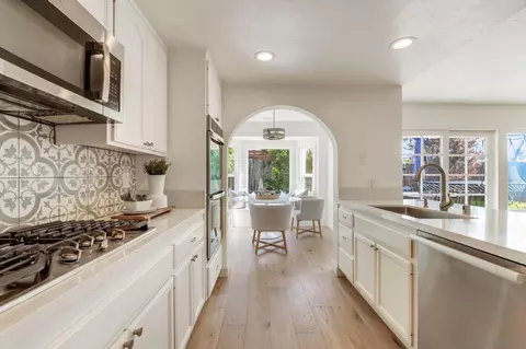 Kitchen - 135 Little Oaks Rd, Encinitas, CA 92024 photo 2 of 5
