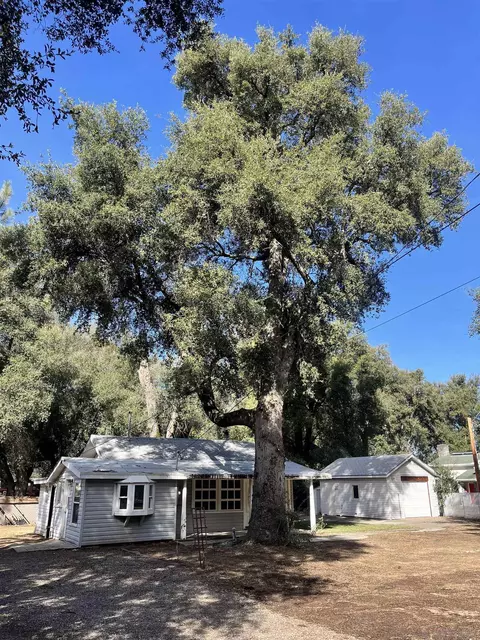 28930 Cypress Ln, Pine Valley, CA 91962