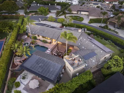 View/Area - 5976 Germaine Ln, La Jolla, CA 92037 photo 5 of 6