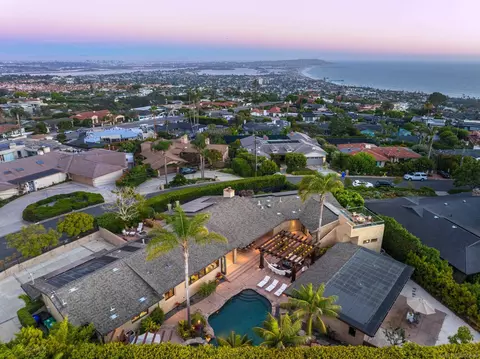 View/Area - 5976 Germaine Ln, La Jolla, CA 92037 photo 4 of 6