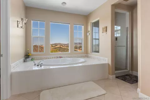 Bath - 6340 Montecito Dr, Carlsbad, CA 92009 photo 2 of 4