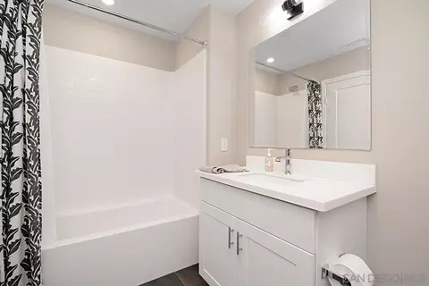 Bath - 1635 Fig Tree Way, Oceanside, CA 92056 photo 1 of 6