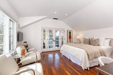 Bedroom - 438 Sea Ln, La Jolla, CA 92037 photo 4 of 5