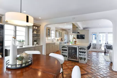 Kitchen - 438 Sea Ln, La Jolla, CA 92037 photo 1 of 2