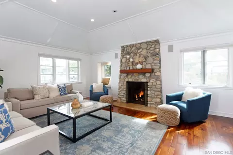 Living - 438 Sea Ln, La Jolla, CA 92037 photo 1 of 2